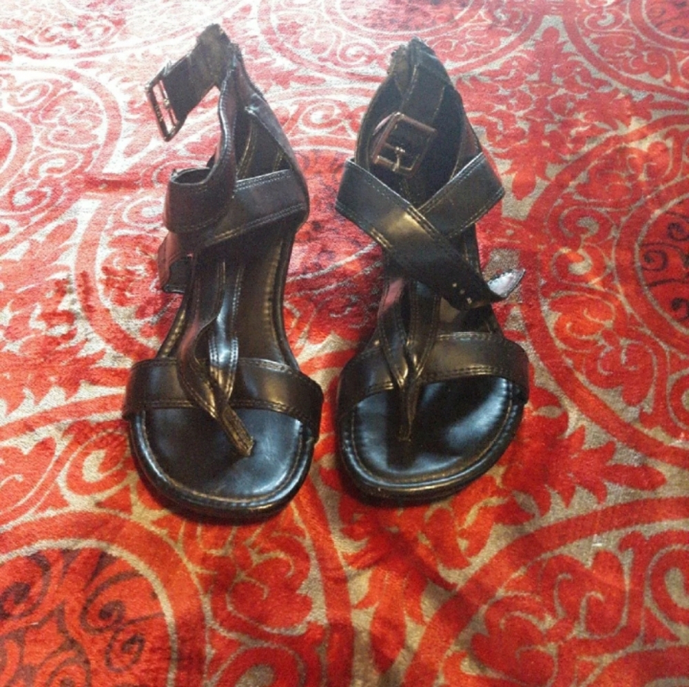 Max collection sandle.